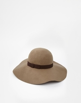 Thumbnail for your product : Catarzi Floppy Hat in Khaki