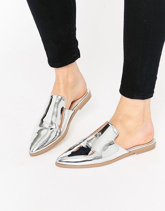 pointed flat mules