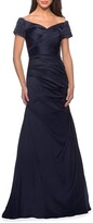 Thumbnail for your product : La Femme Ruched & Beaded Short-Sleeve Gown