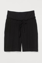 Thumbnail for your product : H&M MAMA Wide-cut Shorts - Black
