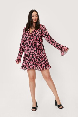 Nasty Gal Womens Plus Size Pink Animal Print Ruffle Wrap Dress