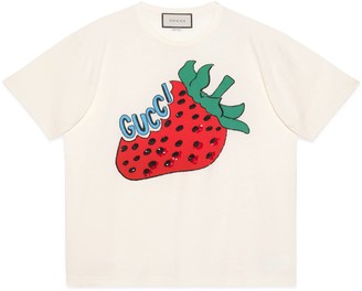 Gucci Oversize cotton T-shirt with strawberry Gucci Oversize cotton T-shirt with strawberry