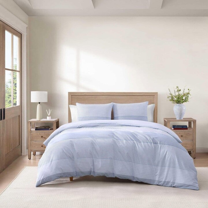 Modern Stripe 3-Piece White/Pale Blue/Dark Blue Cotton King Comforter Set