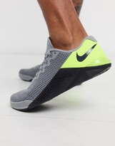 Thumbnail for your product : Nike Training Metcon 5 sneakers in grey and green