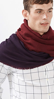 Esprit OUTLET woven scarf w two different colours