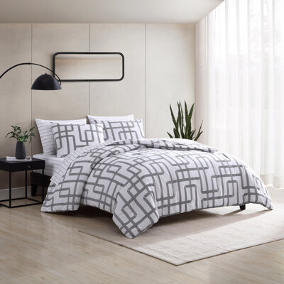 City Scene Mainline White/Black Microfiber Reversible Comforter Set