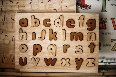 QTOYS USA Natural Lowercase Letter Puzzle