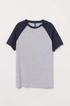 H&M T-shirt with Raglan Sleeves - Gray