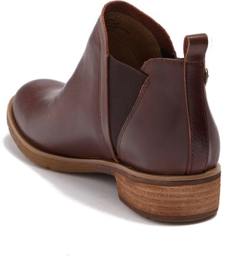 sofft bryanne leather chelsea boot