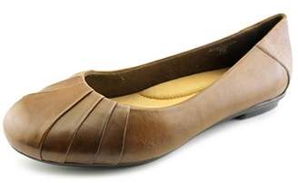 Earth Bellwether Women Round Toe Leather Tan Flats.