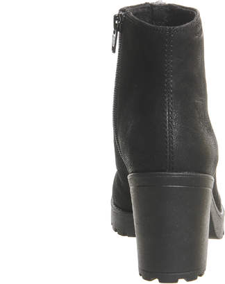 Vagabond Grace Front Zip Boots Black Nubuck