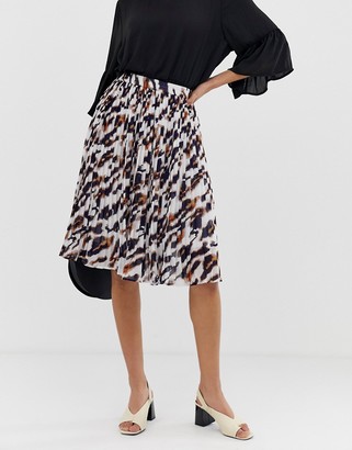 Vero Moda pleated animal print skirt