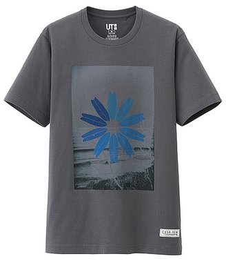 Uniqlo MEN Almond Surfboards Graphic Short Sleeve T-Shirt
