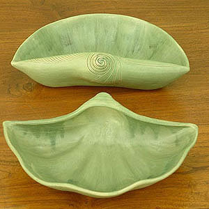 Novica Seashells Ceramic Bowls, Set of 2