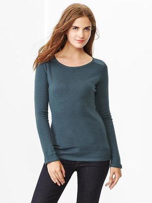 Gap Supersoft patched tee