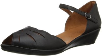 Gentle Souls by Kenneth Cole Women's Lilly Moon Wedge Sandal