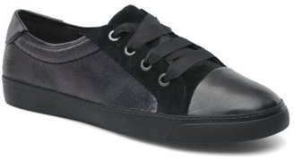 Clarks Women's Glove Magic Low Rise Trainers In Black - Size 6