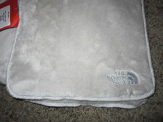 The North Face NIB Denali Thermal Scarf Moonlight Ivory Women's One Size $35