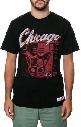 Mitchell & Ness The Chicago Bulls Split Logo Tee