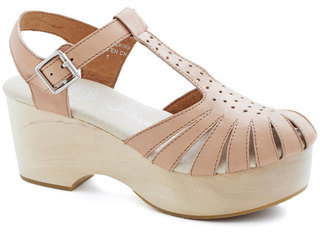 Jeffrey Campbell Park Photo Shoot Wedge in Mauve