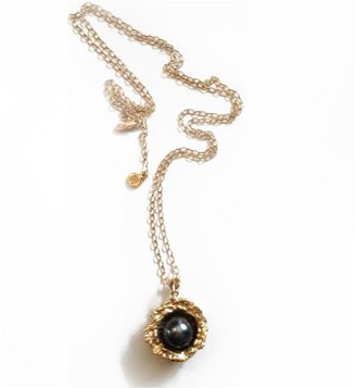 Tosca Golden Pendant with Black Swarovski Pearl