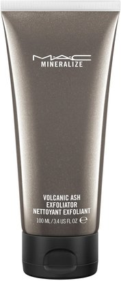 M·A·C MAC Mineralize Volcanic Ash Exfoliator