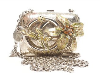 Gucci Pre-Owned Gold Floral Motif Minaudiere Clutch