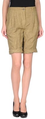 Gold Case Bermuda shorts