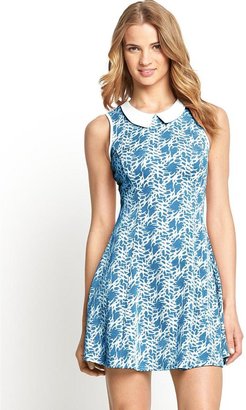 South Sleeveless Lace Dress with Collar