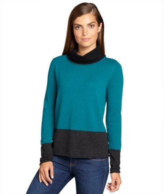 Magaschoni teal charcoal and black colorblock turtleneck cashmere sweater