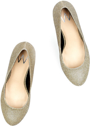 Wallis Gold Mid Heel Court Shoe