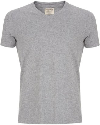 Burton Men's Basic V-Neck T-Shirt