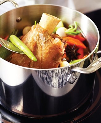 All-Clad Stainless Steel 6 Qt. Covered Stockpot