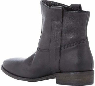 Barneys New York WOMEN'S VIOLET ANKLE BOOTS