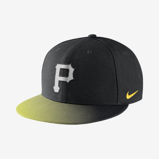 Nike True Vapor Spectrum Logo (MLB Pirates) Adjustable Hat