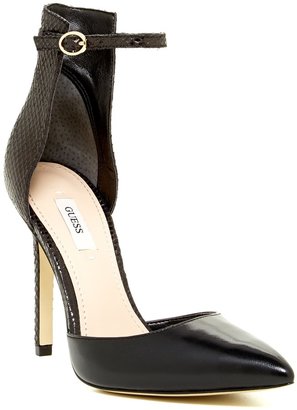 GUESS Abaih Ankle Strap d'Orsay Pump
