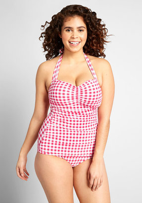 No Brand Shown Bathing Beauty One-Piece Swimsuit