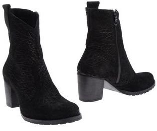 Innue' Ankle boots