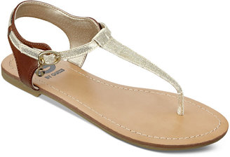 G by Guess Women's Luzter T-Strap Flat Thong Sandals