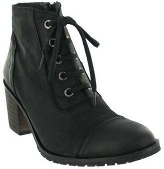 Marta Jonsson Black ankle boot with laces and zip