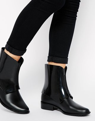 Melissa Necklace Black Removable Layer Boots