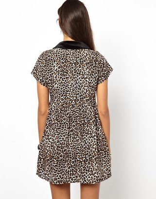 Motel Beatrix Collar Shift Dress in Leopard