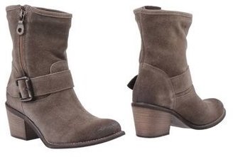 Fa Ankle boots