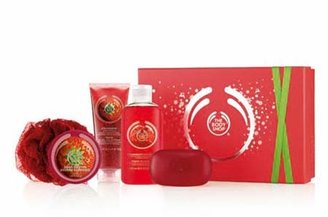 The Body Shop Strawberry Shower, Scrub & Soften Collection