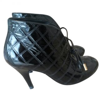 BCBGMAXAZRIA Black Patent leather Heels