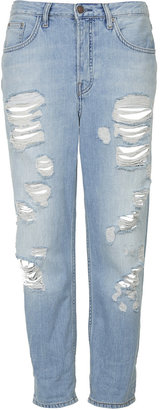 Topshop Authentic low slung boyfriend jeans with rip detailing. 100% cotton. machine washable.