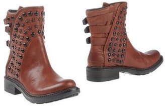 Luca Stefani Ankle boots