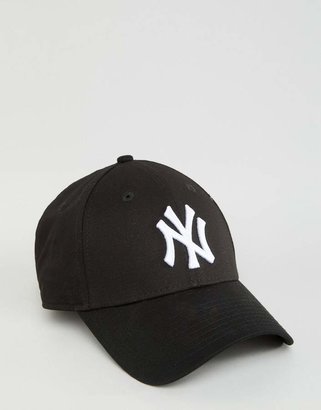 New Era black NY 9forty cap