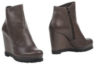Audley Ankle boots