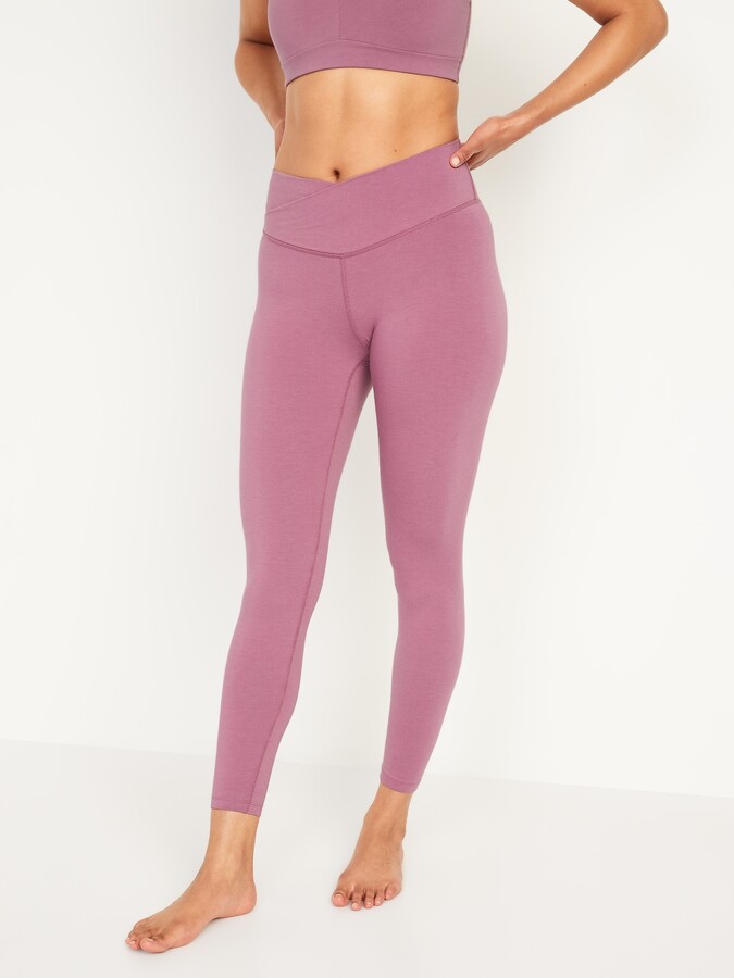 Old Navy - Extra High-Waisted PowerChill Hidden-Pocket Cropped Leggings for  Women